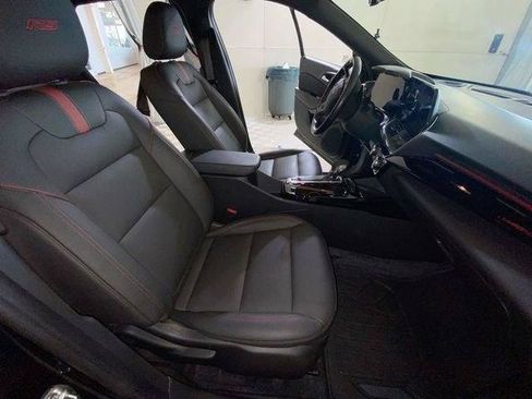 Used 2024 Chevrolet Trax RS w/ Sunroof Package FWD image 37