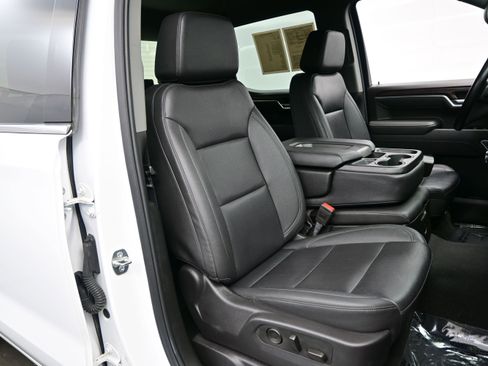 Used 2025 GMC Sierra 1500 SLT AWD/4WD image 15