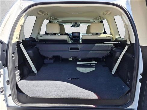 Used 2022 Lexus GX 460 Premium w/ Accessory Package AWD/4WD image 7