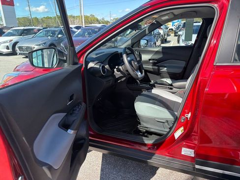 Used 2024 Nissan Kicks SR w/ SR Premium Package image 13