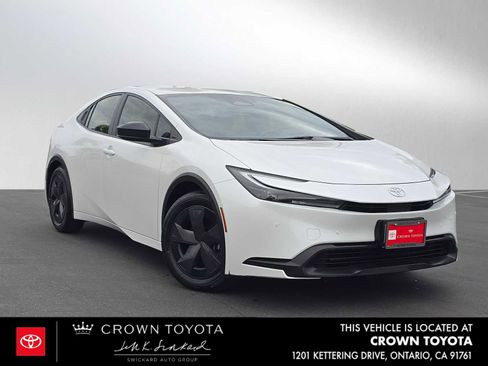 Certified 2023 Toyota Prius LE image 1