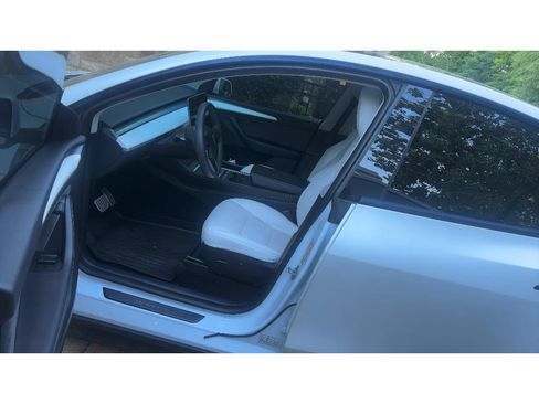 Used 2023 Tesla Model Y Performance AWD/4WD image 5