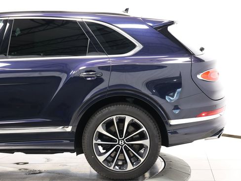 Used 2021 Bentley Bentayga image 8