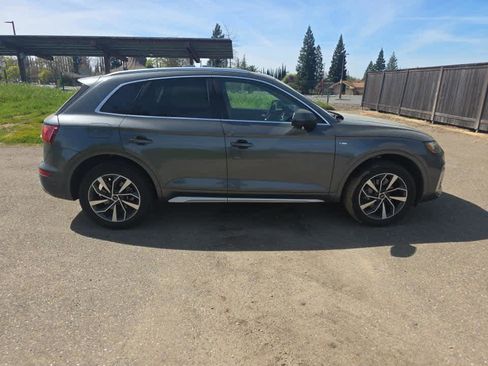 Used 2023 Audi Q5 2.0T Premium w/ Convenience Package image 8