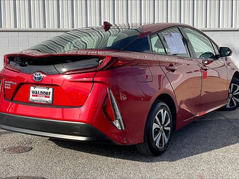 Used 2019 Toyota Prius Prime Premium image 17