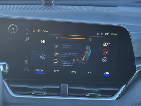 New 2026 Chevrolet Equinox LT w/ Convenience Package II image 16