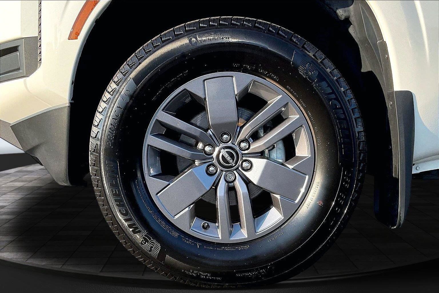 Certified 2025 Nissan Frontier SV RWD image 9