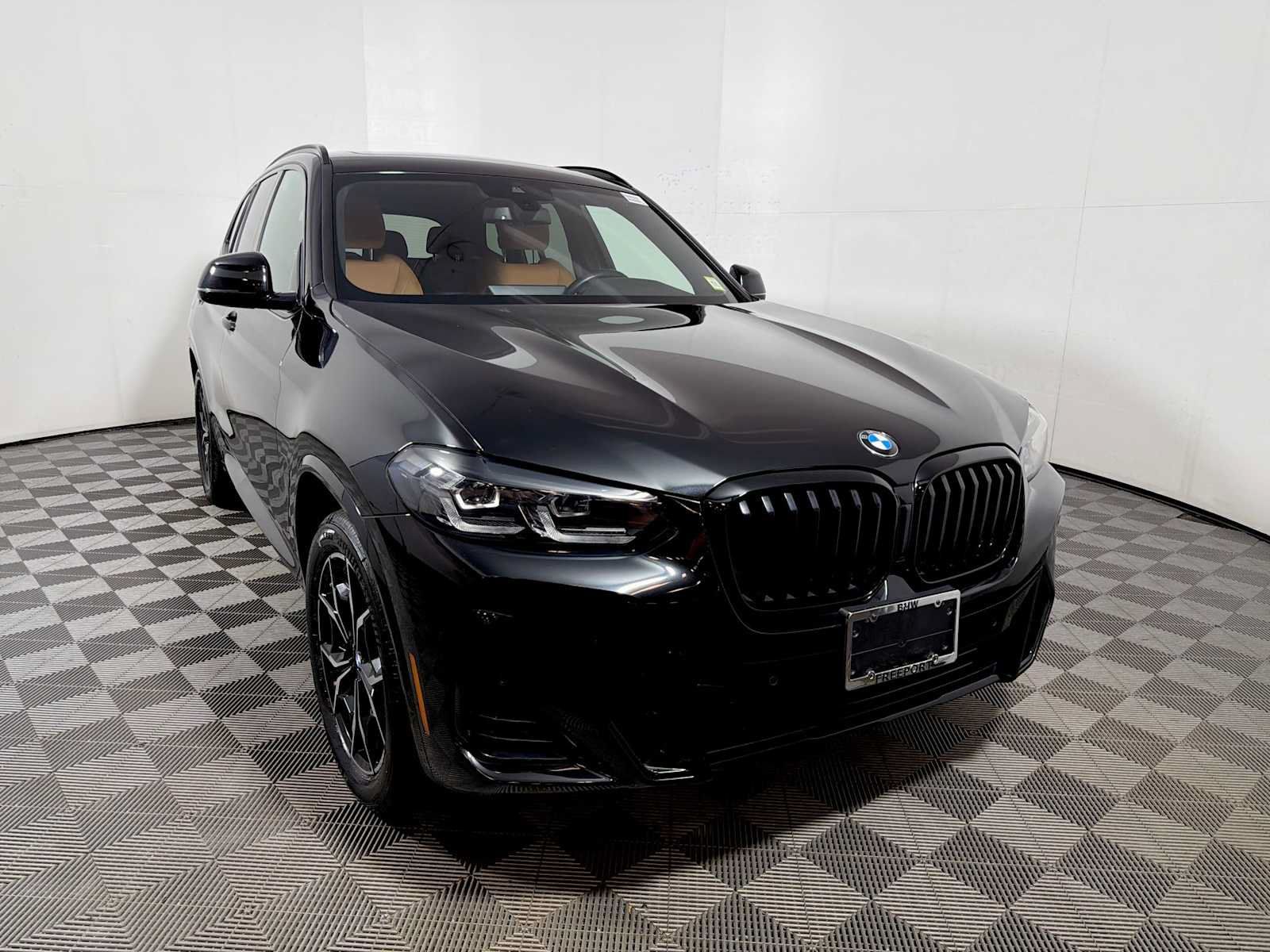 Used 2024 BMW X3 xDrive30i w/ M Sport Package AWD/4WD image 2