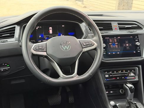 Certified 2024 Volkswagen Tiguan SE AWD/4WD image 14