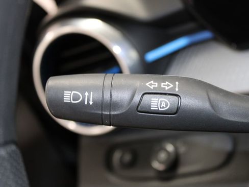 Used 2025 Chevrolet Trax LT image 17