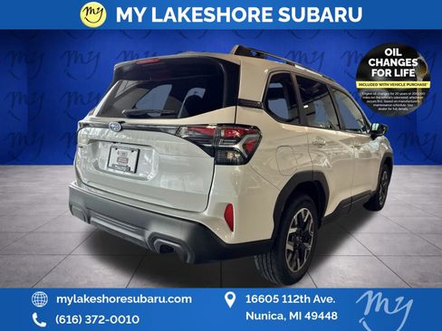 Certified 2025 Subaru Forester Premium AWD/4WD image 10