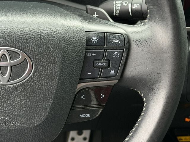 Used 2025 Toyota Camry SE FWD image 14