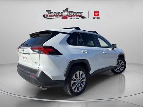 Used 2023 Toyota RAV4 XLE Premium image 7