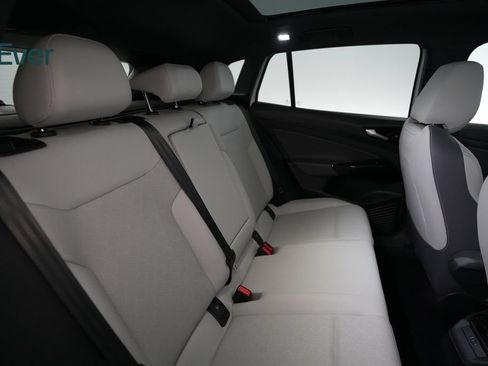 Used 2022 Volkswagen ID.4 Pro S RWD image 5