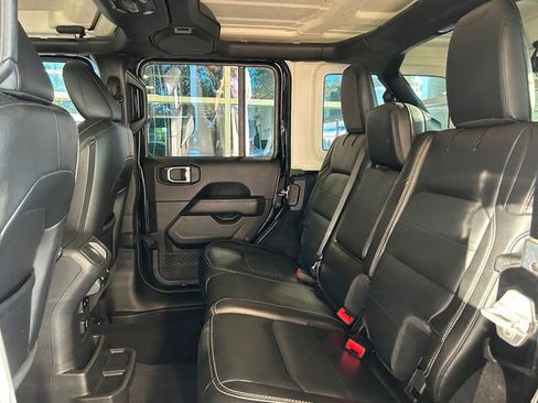 Used 2021 Jeep Wrangler Unlimited Sahara image 21