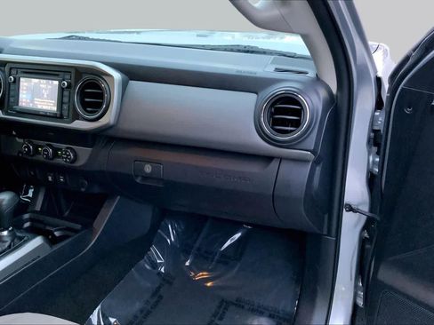 Used 2019 Toyota Tacoma SR5 RWD image 16