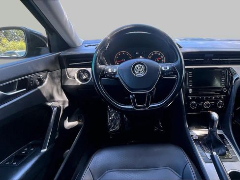 Used 2020 Volkswagen Passat 2.0T SE FWD image 6