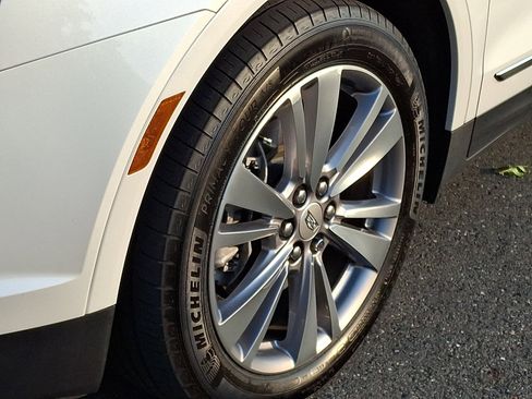 Used 2024 Cadillac XT5 Premium Luxury FWD image 10