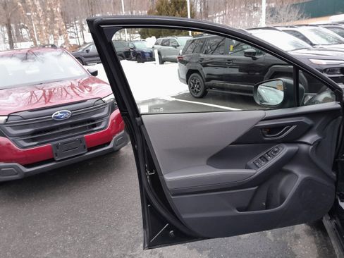 Certified 2025 Subaru Crosstrek 2.0i Premium image 9