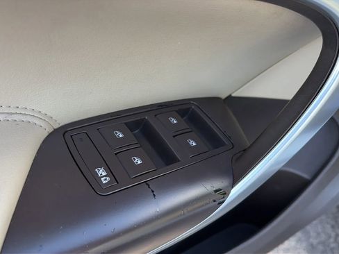 Used 2013 Buick Regal Leather image 11