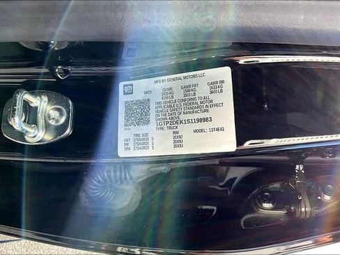 New 2025 GMC Canyon AT4 w/ Nightfall Edition image 13