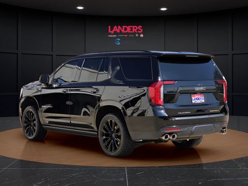 Used 2022 GMC Yukon Denali w/ Denali Ultimate Package AWD/4WD image 2