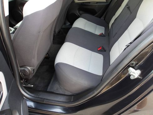 Used 2014 Chevrolet Cruze LS FWD image 18