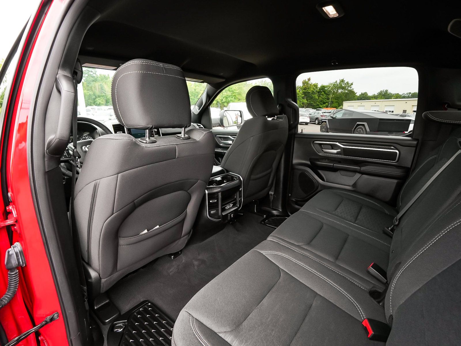 Used 2025 RAM 1500 Big Horn AWD/4WD image 33