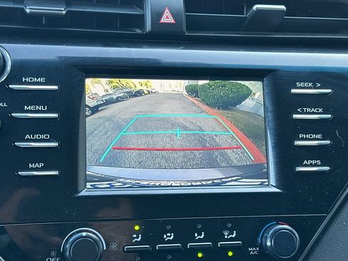 Used 2019 Toyota Camry LE image 18