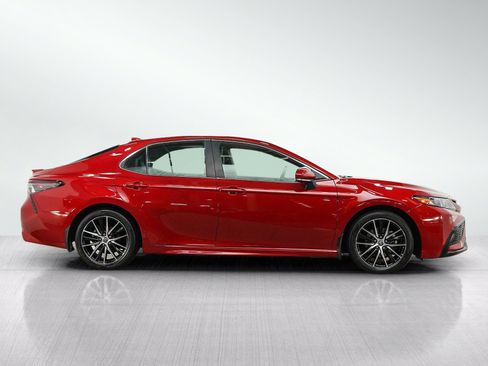 Used 2023 Toyota Camry XLE FWD image 6