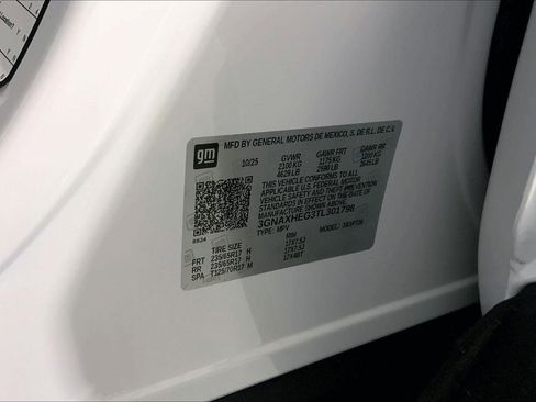Used 2026 Chevrolet Equinox LT FWD image 33