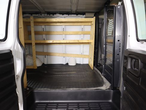 Used 2020 GMC Savana 2500 w/ Driver Convenience Package image 16
