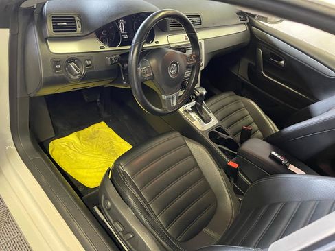 Used 2010 Volkswagen CC Sport FWD image 23