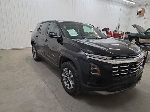 Used 2025 Chevrolet Equinox LT image 21