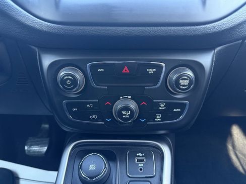 Used 2019 Jeep Compass Latitude w/ Cold Weather Group image 22