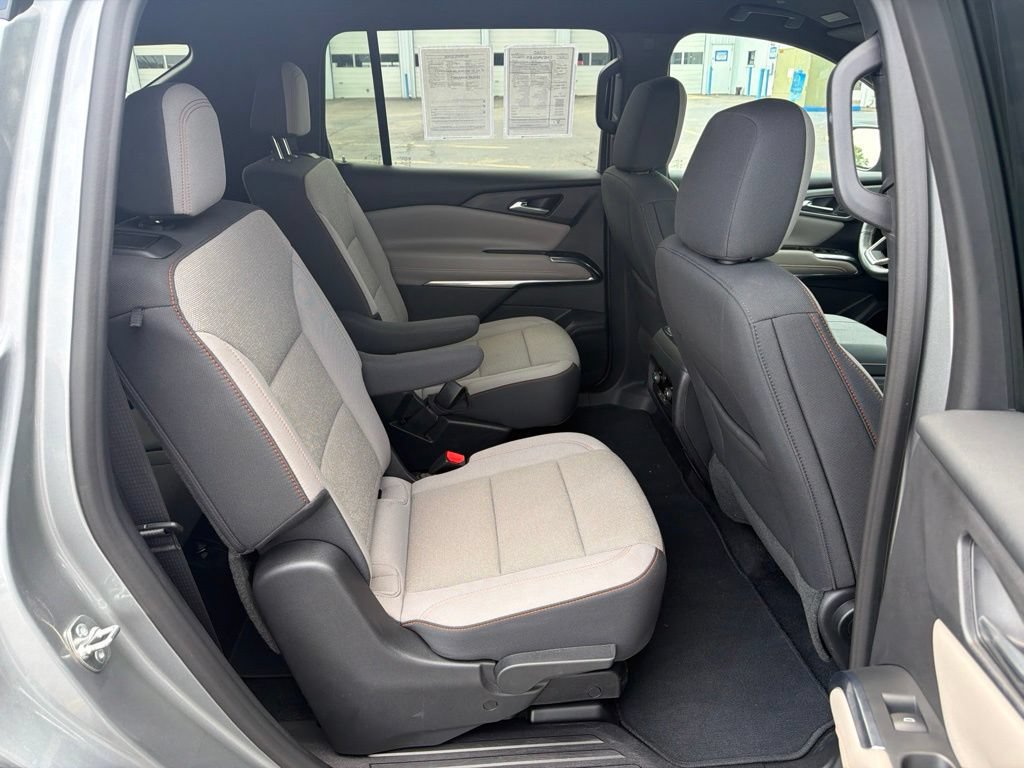 Used 2026 Chevrolet Traverse LT w/ Driver Confidence Package FWD image 12