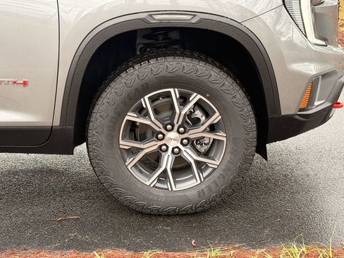 New 2026 GMC Acadia AT4 w/ Luxury Package AWD/4WD image 10