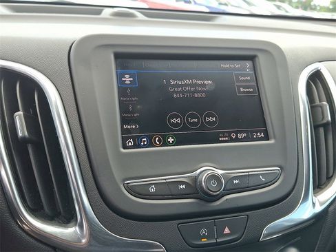 Used 2022 Chevrolet Equinox LT image 17