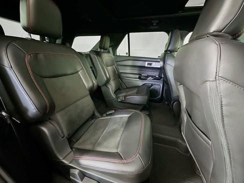 Certified 2022 Ford Explorer ST-Line w/ Class IV Trailer Tow Package image 35