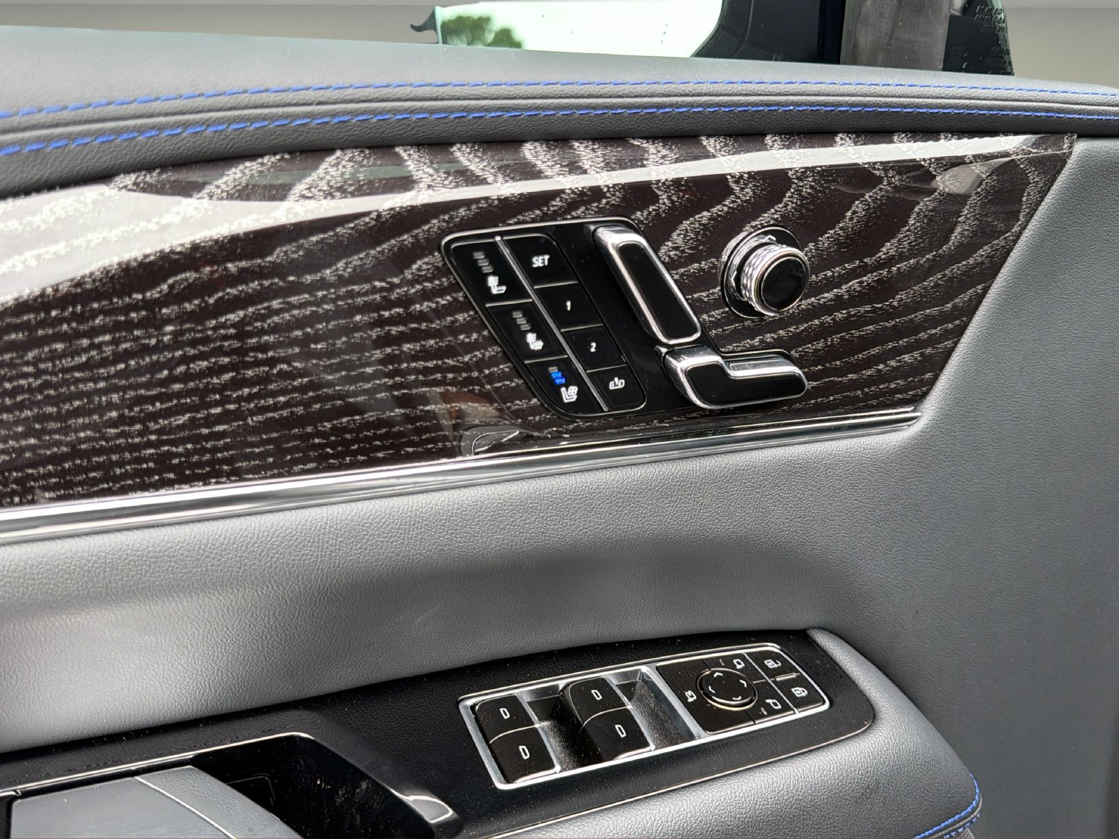 New 2026 Cadillac Escalade IQ Sport 1 w/ LPO, Floor Liner Package AWD/4WD image 10