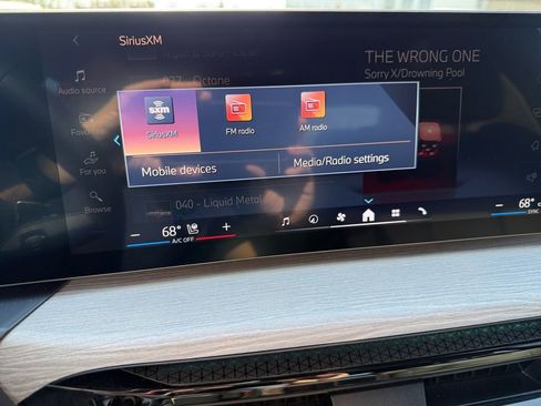 Certified 2025 BMW 330i xDrive Sedan w/ Premium Package image 23