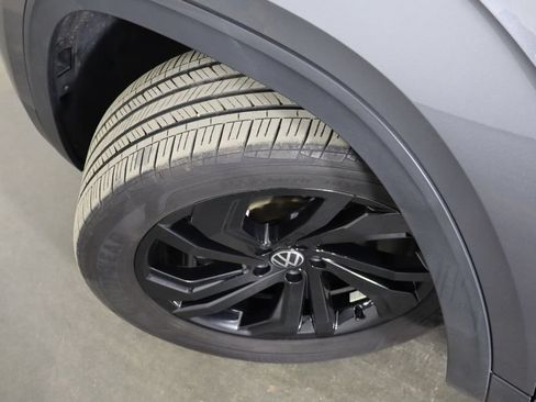 Used 2023 Volkswagen Atlas SE w/ Black Wheel Package AWD/4WD image 44
