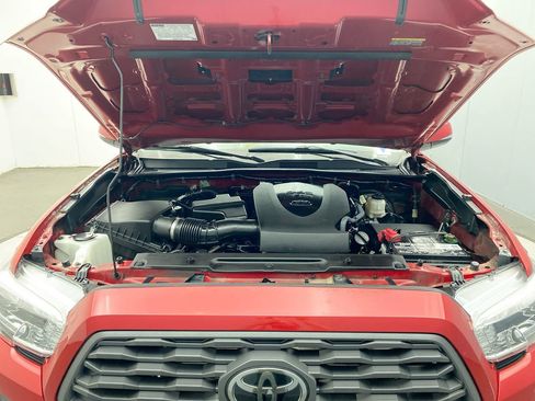 Used 2020 Toyota Tacoma TRD Sport w/ Technology Package AWD/4WD image 11
