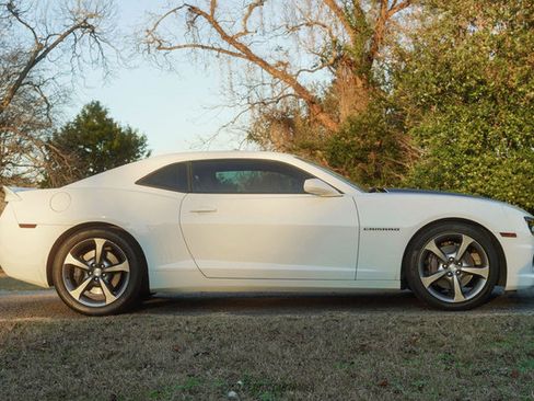 Used 2013 Chevrolet Camaro SS w/ RS Package image 9