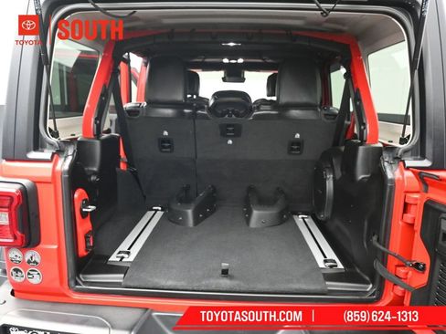 Used 2022 Jeep Wrangler Unlimited Rubicon w/ Xtreme Recon 35" Tire Package image 30