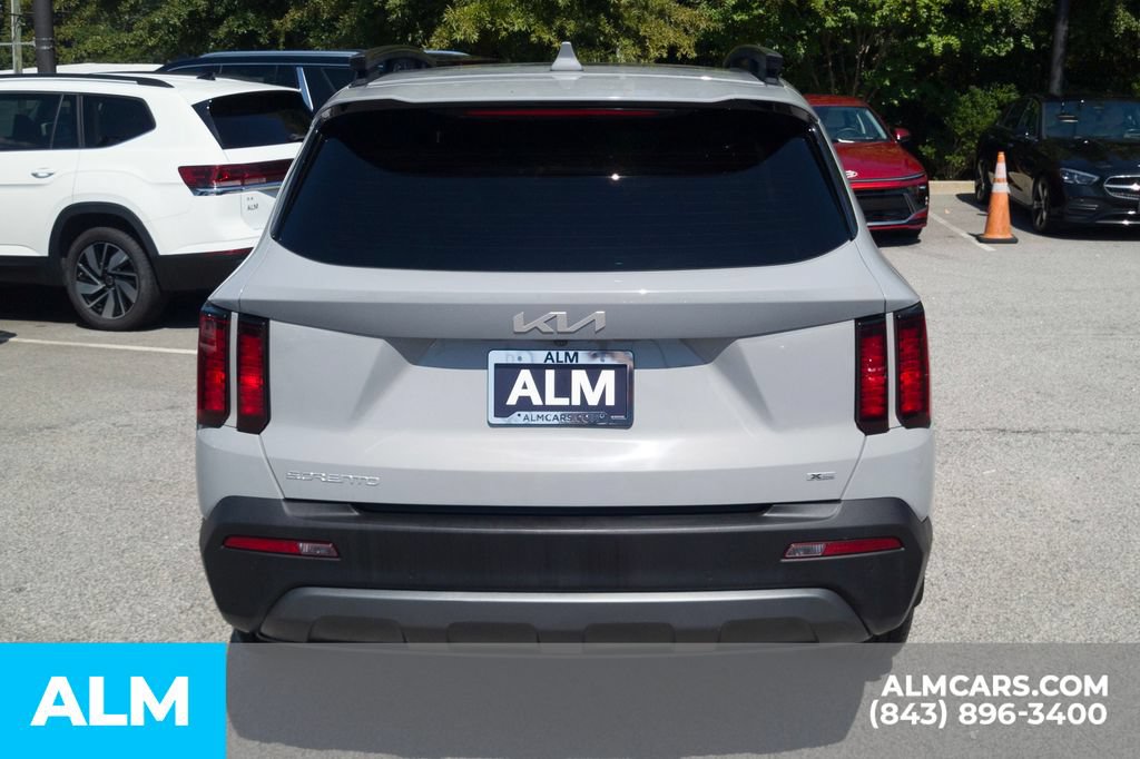 Used 2023 Kia Sorento S w/ Panoramic Sunroof Package AWD/4WD image 6