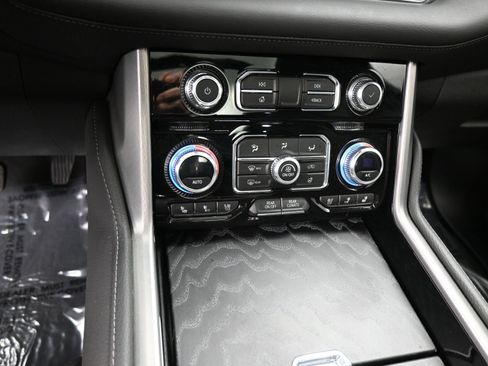 Used 2023 GMC Yukon Denali w/ Advanced Technology Package image 15