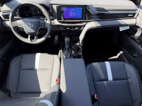 Used 2026 Toyota Camry SE FWD image 13