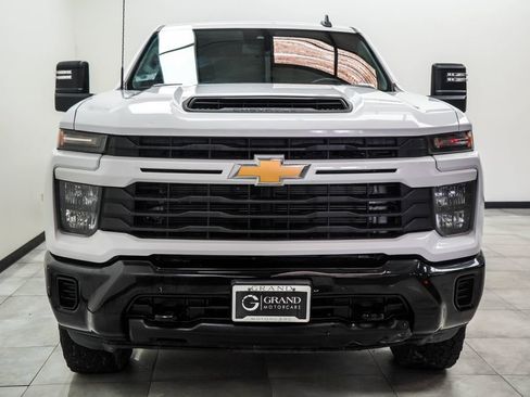 Used 2024 Chevrolet Silverado 2500 Custom w/ Custom Value Package AWD/4WD image 6