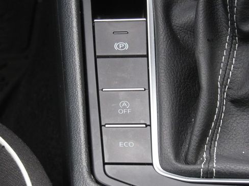 Used 2024 Volkswagen Jetta Sport FWD image 27